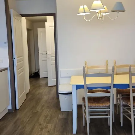 T2 A Avec Terrasse, Piscine Et Animaux Admis - Fr-1-775-6